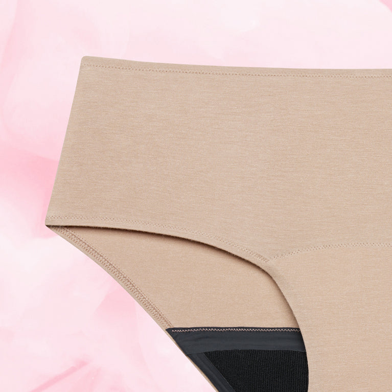 Premium Comfort Hipster Middels Mens Menstruser with full coverage and soft waistband.