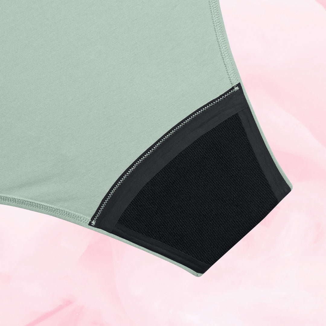 ComfortFit Essentials Brazilian for medium flow, breathable and eco-friendly.