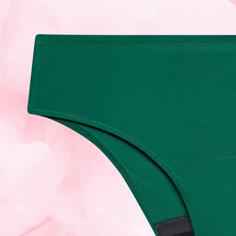 ComfortFit Essentials Brazilian, breathable, for medium flow, OEKO-TEX®-certified.