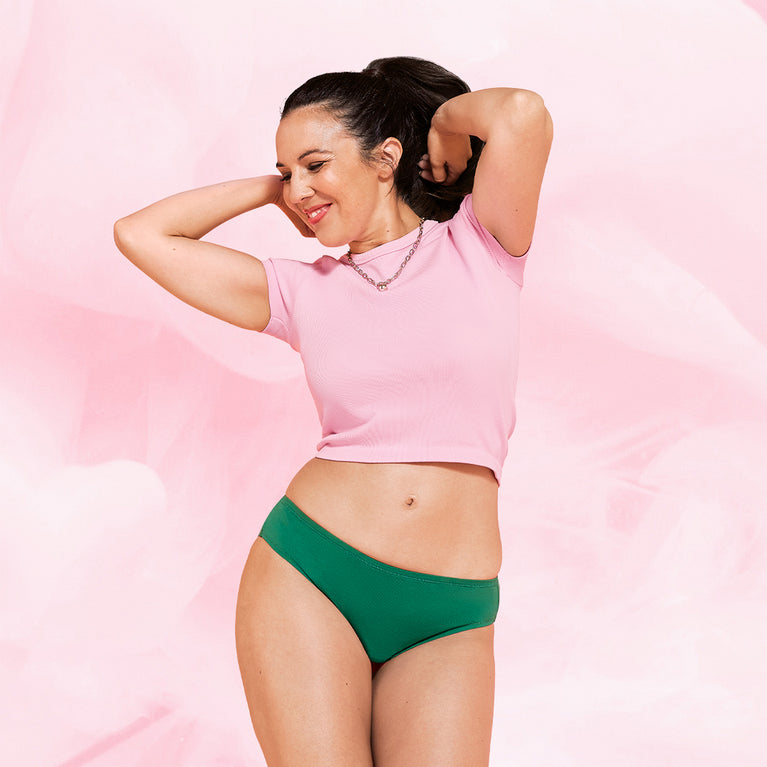 ComfortFit Essentials Brazilian menstrual underwear for heavy flow, breathable and absorbent.