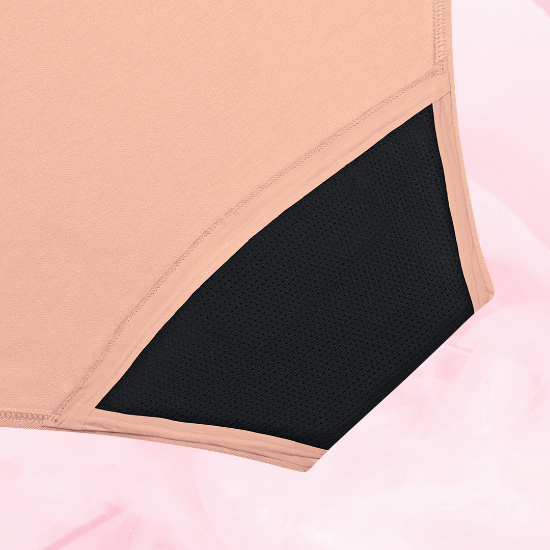 ComfortFit Essentials Hipster for heavy flow, featuring breathable, sustainable design.