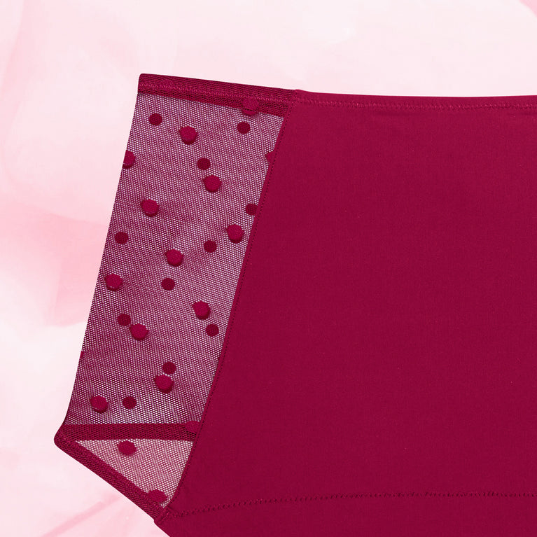 High Waist Dots Kraftig Mens Menstruse with high waist and side dots.
