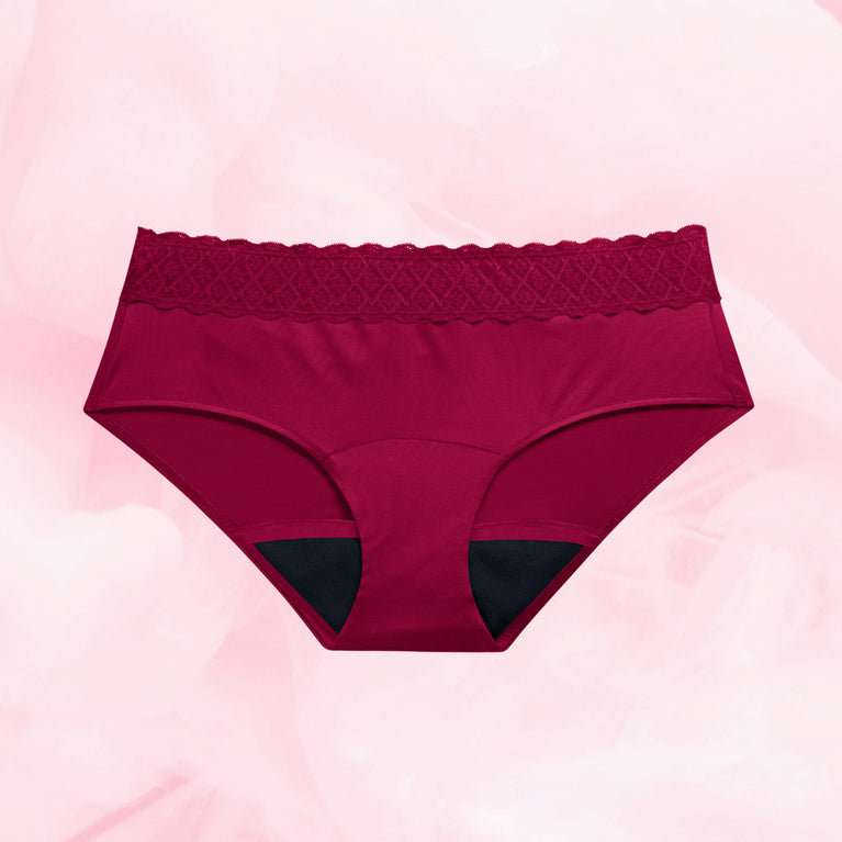 Hipster Full Lace Middels Mens Menstruse with lace trim and absorbent gusset.