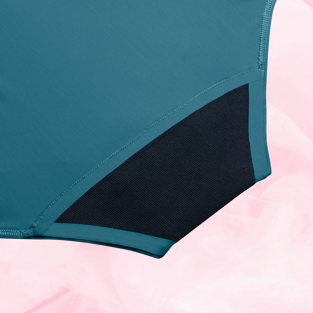 High Waist Middels Mens Menstruse with absorbent, high-waist design.