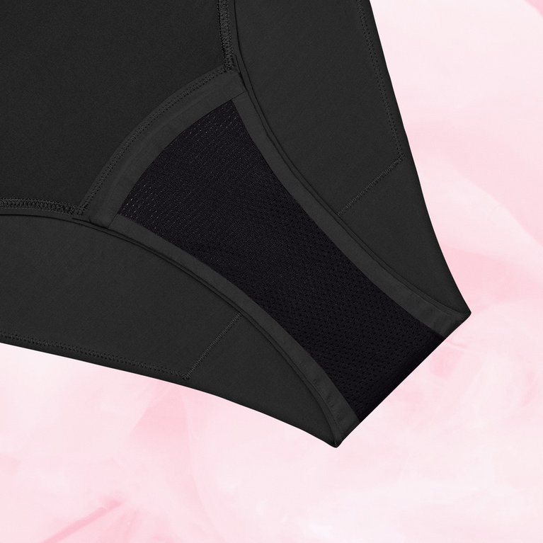 ComfortFit High Leg kraftig mens, med mesh-panel og forsterket søm.