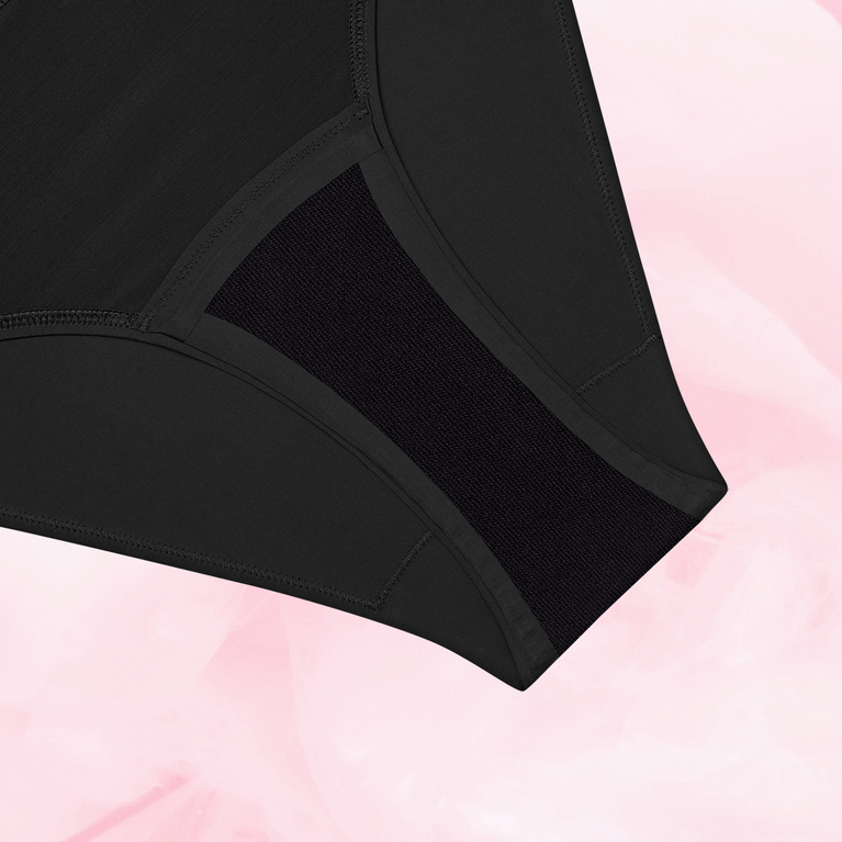 ComfortFit High Leg middels mens med absorberende kile og høy midje.