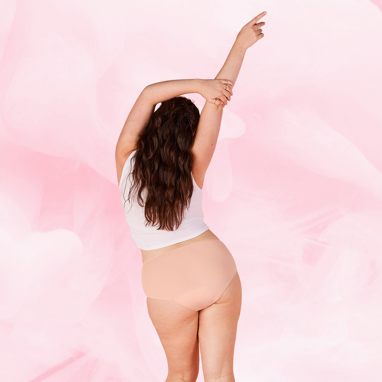 ComfortFit Essentials Hipster, breathable menstrual underwear with high waist and ComfortFit design.