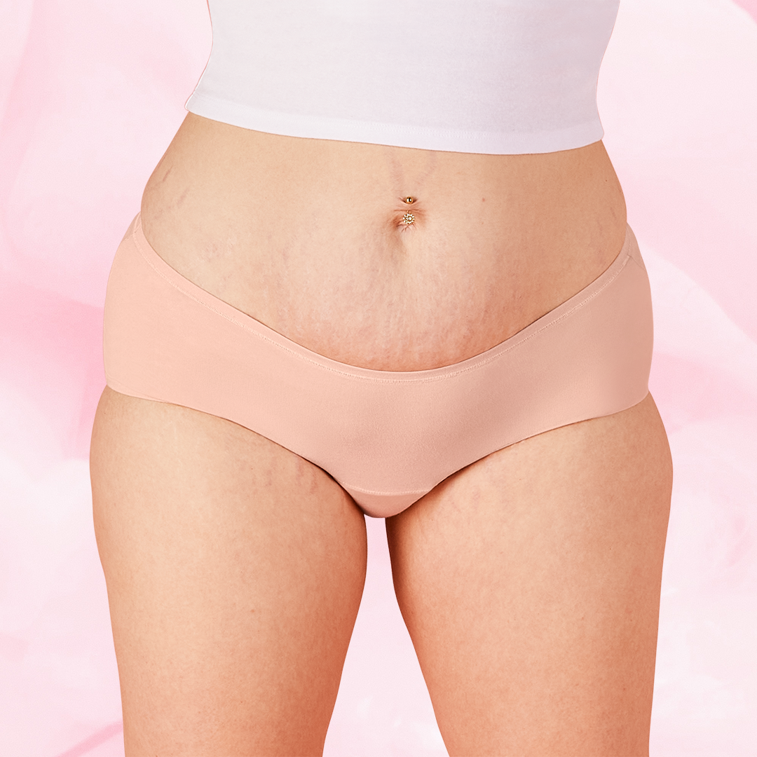 ComfortFit Essentials Hipster for medium flow with optimized absorbent design.