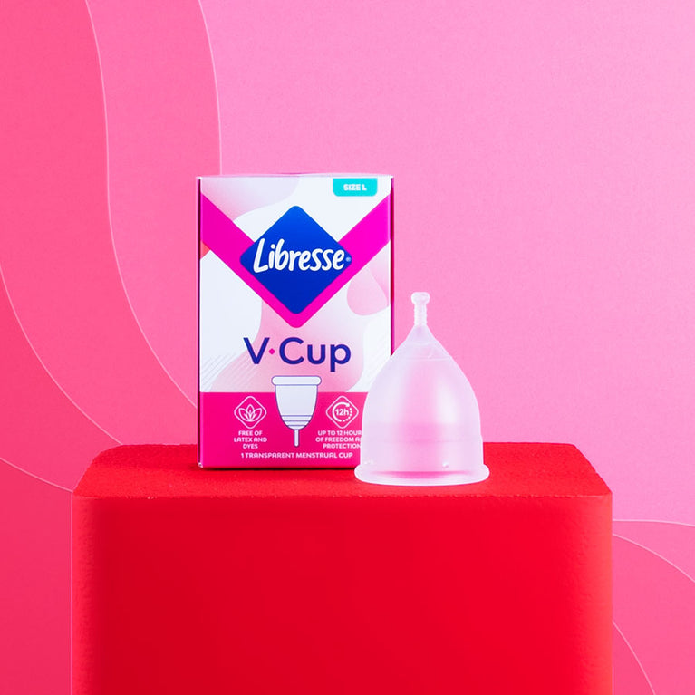 Menskopp made of medical silicone for 12-hour menstrual collection.